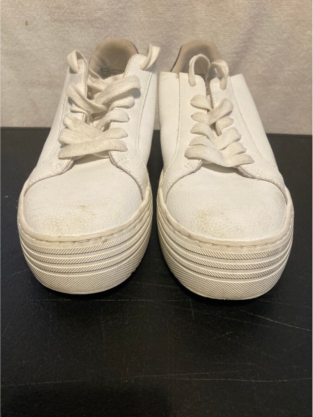 Joy Shoes Size 7 1/2 Men 9 Women's  White Leather Platform Preowned Nice